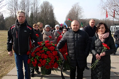 Представители БНП почтили память погибших жителей Хатыни 