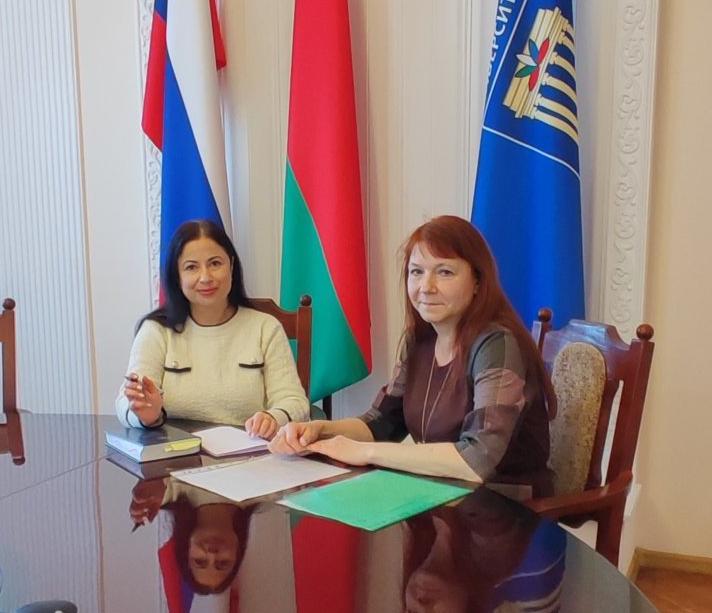 Нотариус Могилёвского нотариального округа проконсультировал граждан на базе общественной приемной БРУ