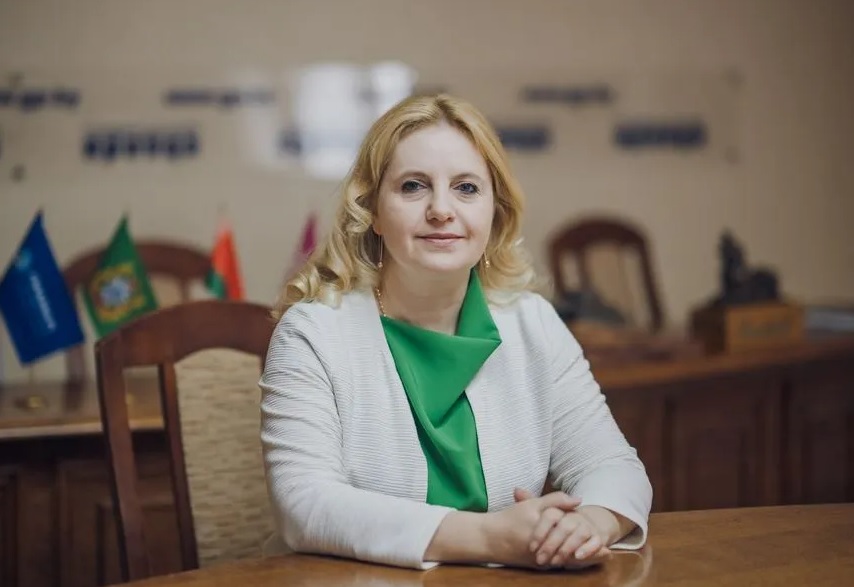 Можно ли продать квартиру с бабушкой? Рассказывает нотариус