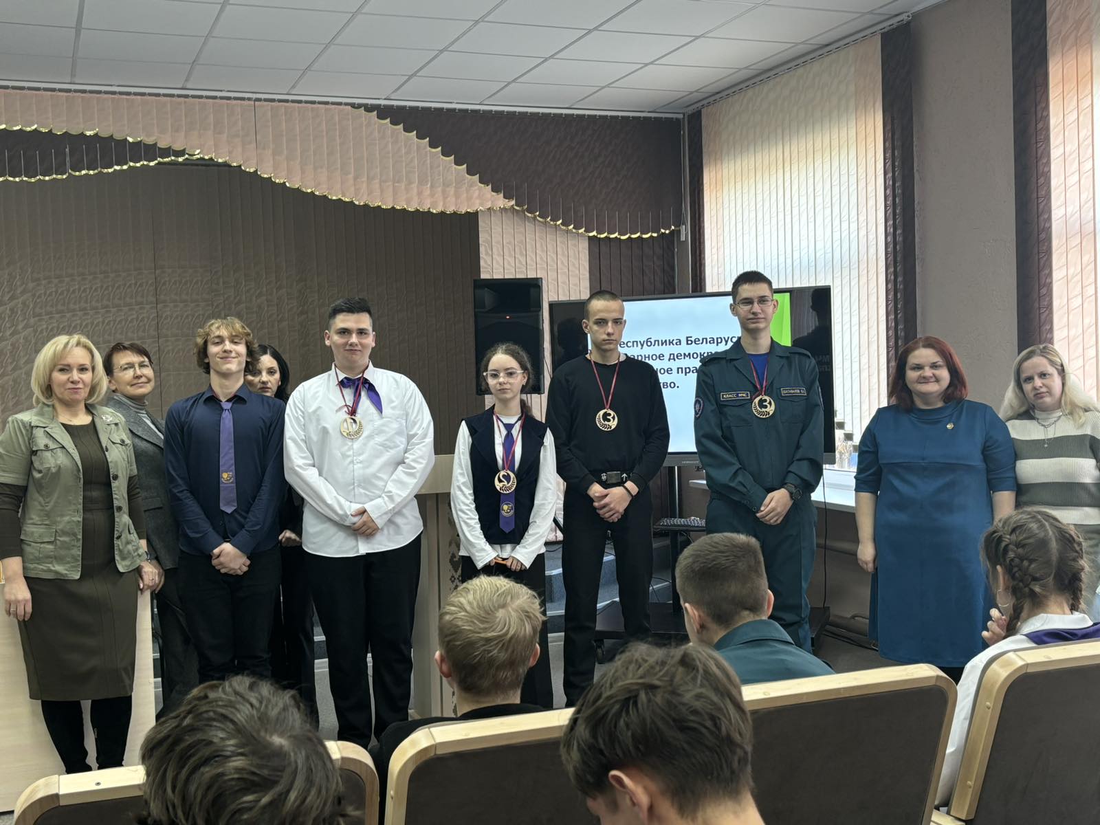 IMG_c7b6ab87ef193189ccf99c6149538a95_V.jpg IMG_c7b6ab87ef193189ccf99c6149538a95_V.jpg