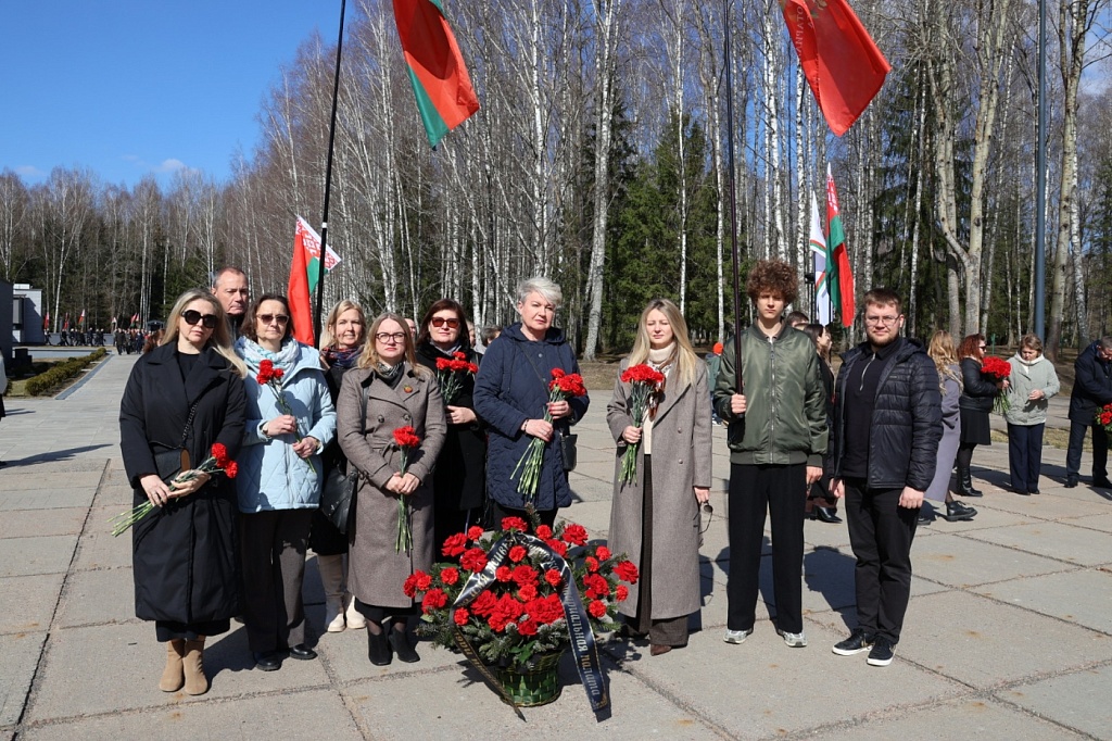 Хатынь: боль і смутак праз гады