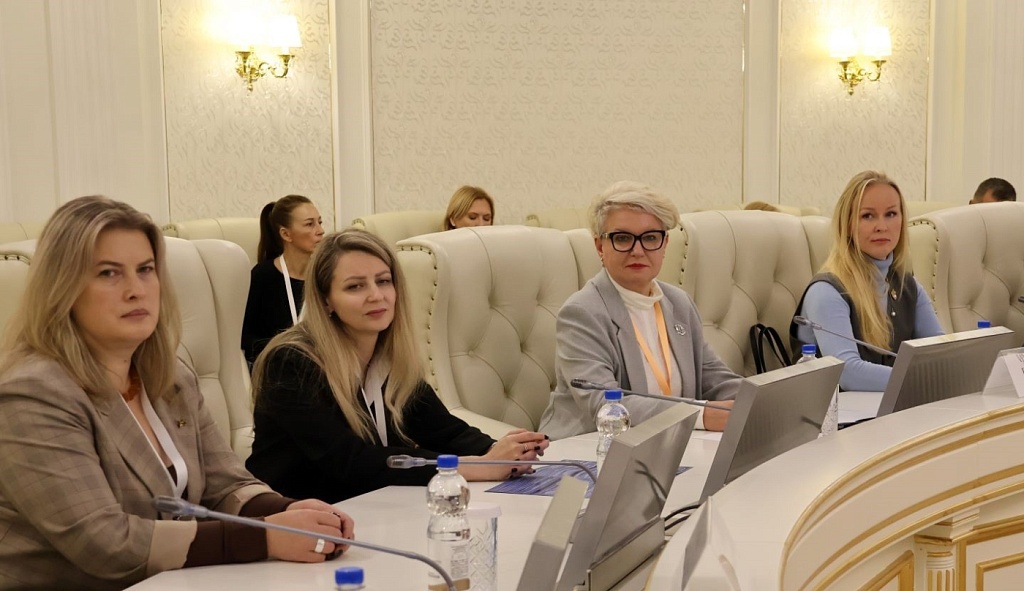 Елена Гринкевич рассказала о работе «Академии нотариата» на Белорусском юридическом форуме