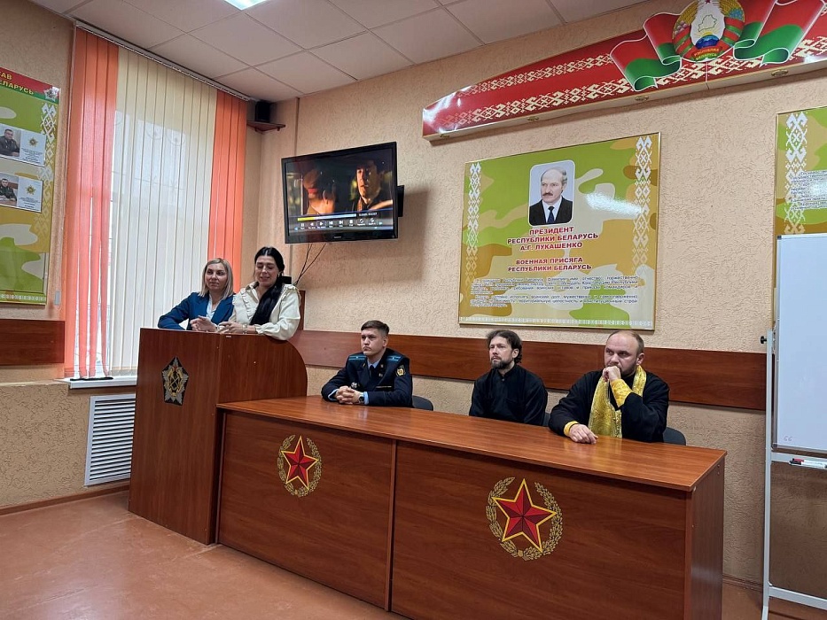 Нотариусы Гомельского округа выступили перед призывниками с напутственным словом