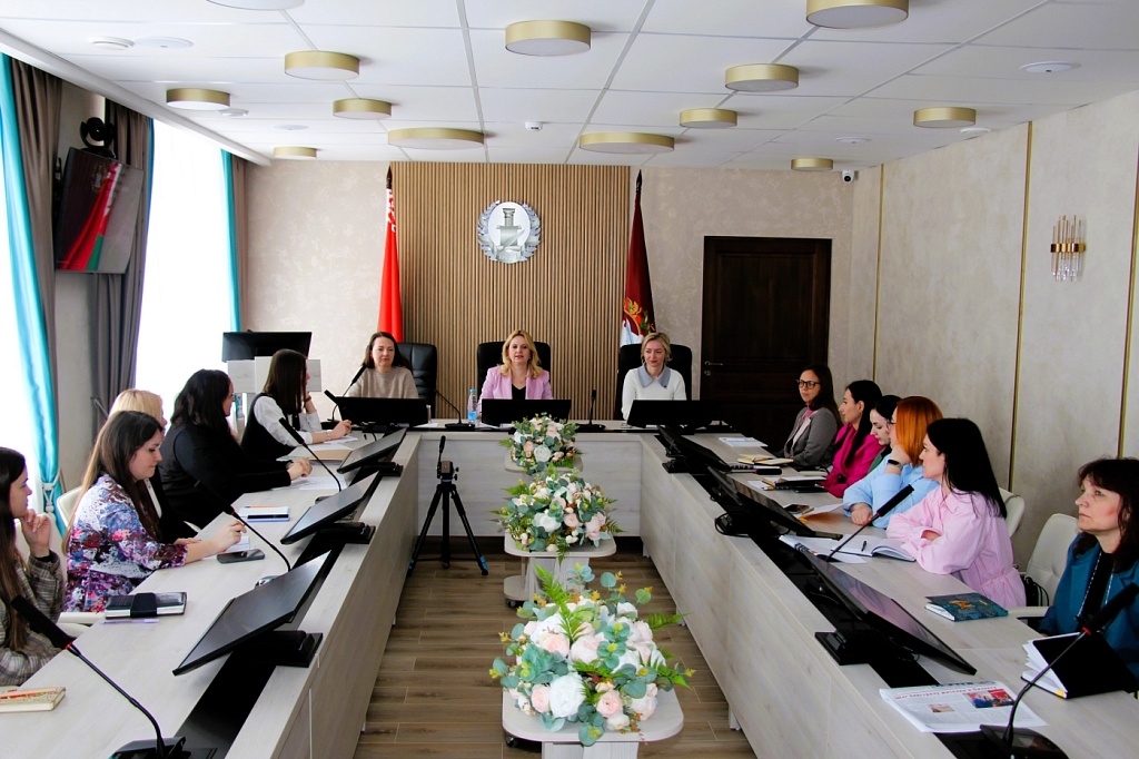 В Гомельской областной нотариальной палате прошёл семинар для консультантов нотариальных контор