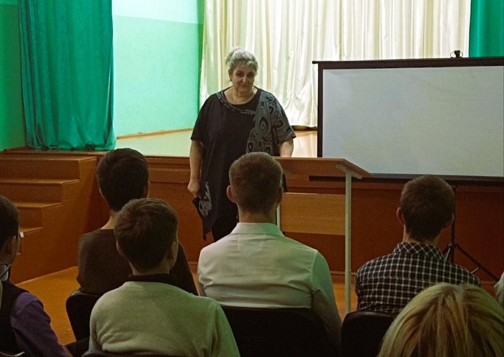 Нотариус Гомельского нотариального округа Елена Волохина познакомила школьников с профессией нотариуса