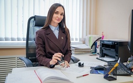    Как нотариус оформила наследство "Москвича", выигранного в лотерею, и почему люди на приеме чувствуют себя как на исповеди