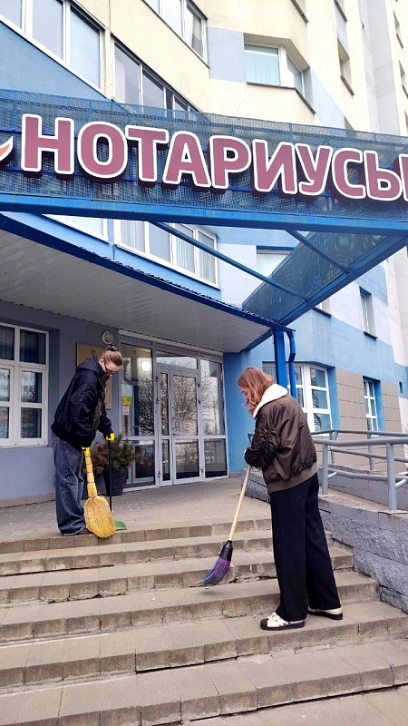 Представители нотариата столицы принимают участие в республиканском субботнике