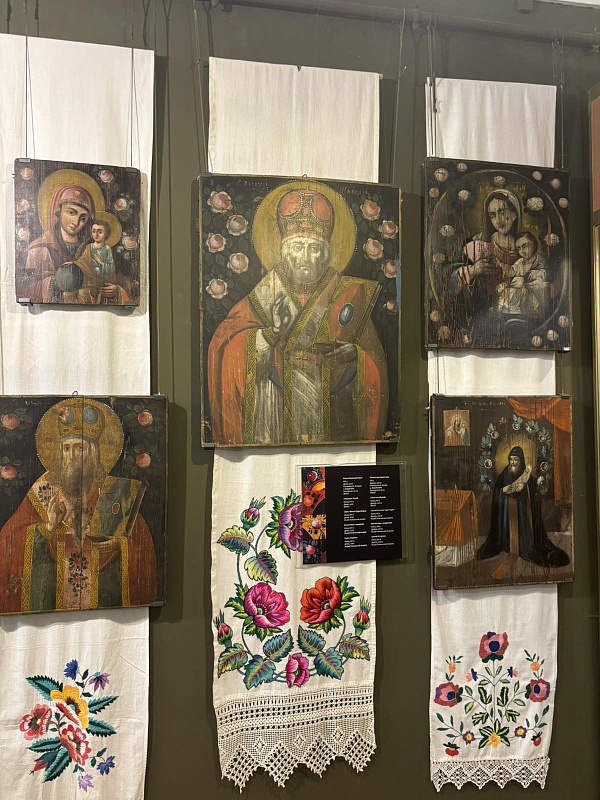 Чаму старажытныя коні глядзяць на нас з абразоў, як уратавалі рукапіснае Евангелле XVI стагоддзя і пра што расказвае загадкавы код зроку?