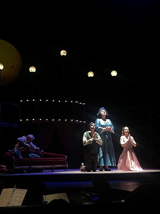 Нотариусы и работники нотариата Минска посетили спектакль «Гэта цудоўнае жыццё»