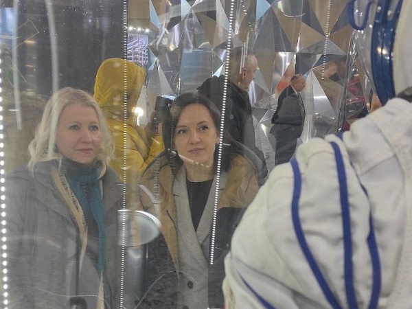 Работники аппарата БНП во главе с Натальей Борисенко и Татьяной Лисок — на выставке "Моя Беларусь"