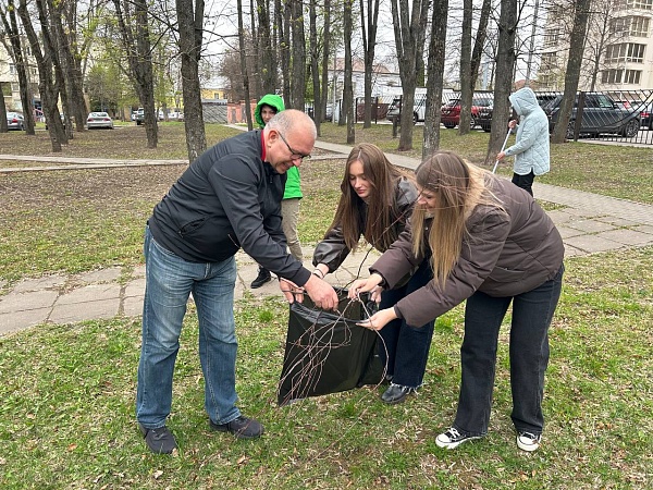 Представители нотариата столицы принимают участие в республиканском субботнике