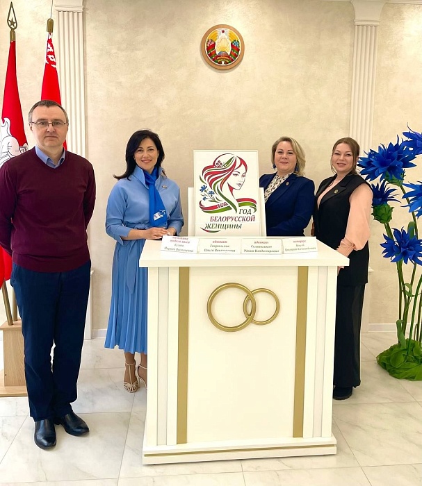 Нотариус принял участие в акции «Право на защите интересов женщин, материнства и семьи»