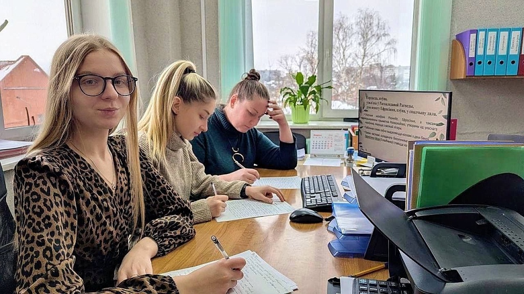 «Беларускія жанчыны»: представители Могилевского нотариального округа присоединились к общереспубликанскому диктанту