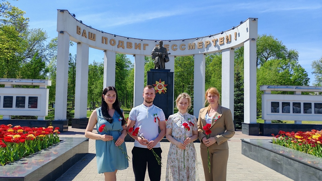На Аллее Героев почтили память тех, кто отдал жизнь за мир
