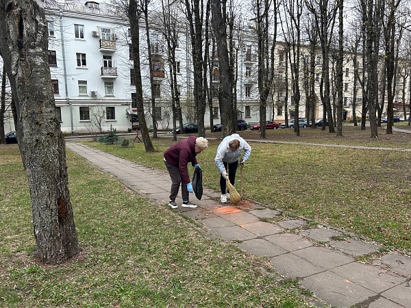 Представители нотариата столицы принимают участие в республиканском субботнике