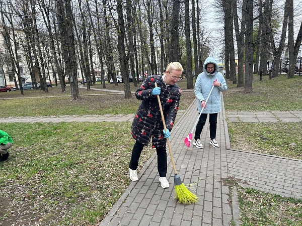 Представители нотариата столицы принимают участие в республиканском субботнике