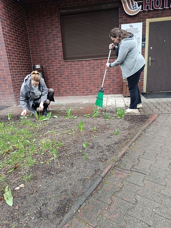 Представители нотариата столицы принимают участие в республиканском субботнике