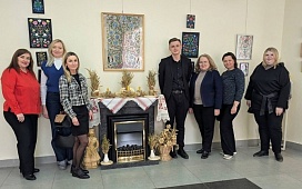 «Могилевчанки в стеклянных узорах»